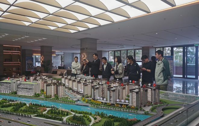 走进交流丨中指研究院上海分院2024年住房租赁项目考察交流活动(图3)
